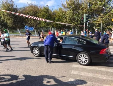 Καταγγελία: Ο Ψινάκης απαίτησε να σταματήσει ο μαραθώνιος για να περάσει - «Ξέρεις ποιος είμαι εγώ ρε;»